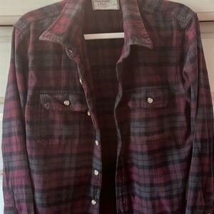 Flannel shirt black/ gray / red. Great condition. Abercrombie and Fitch